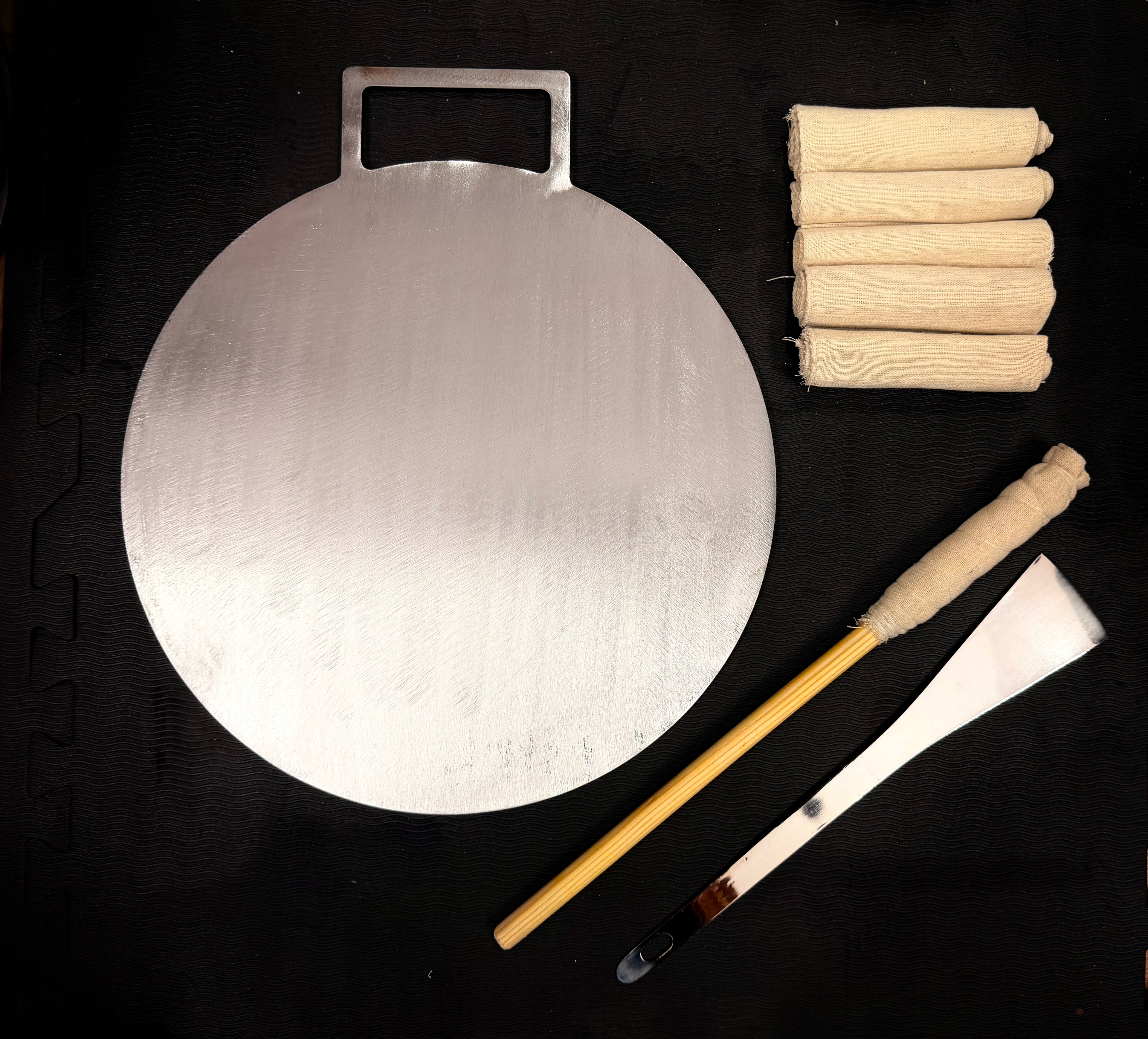 13 Inch Single Handle Fully Seasoned Pan + (FREE)Magic Wand+ Magic Wand Cloth (Pack of 5)